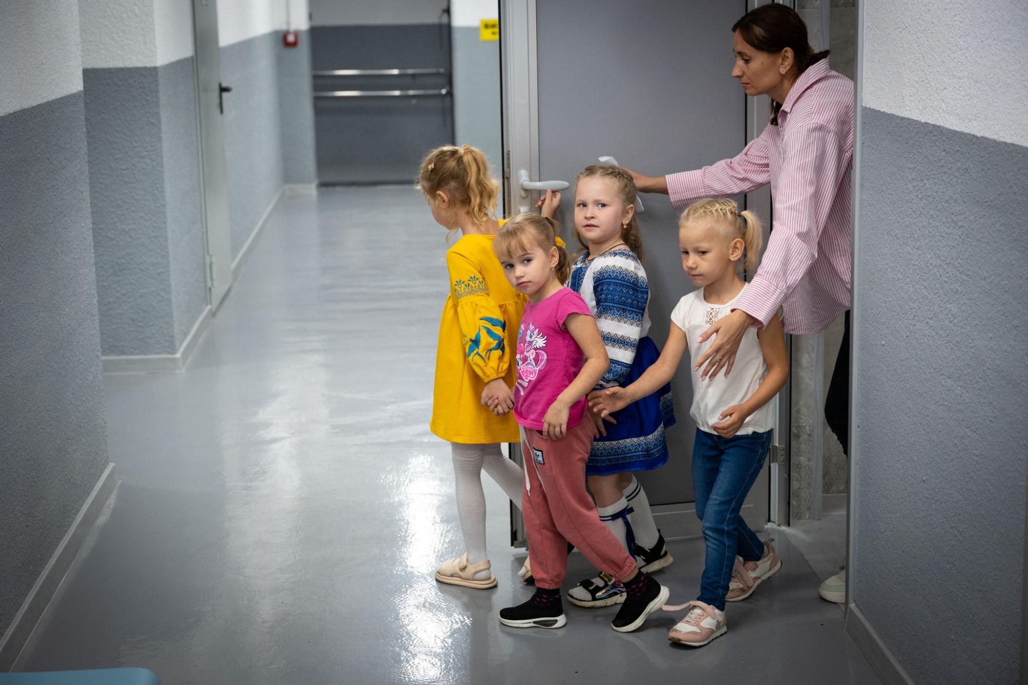 На Херсонщині відкрили дві підземні школи: майже 1000 дітей тепер навчаються у безпеці