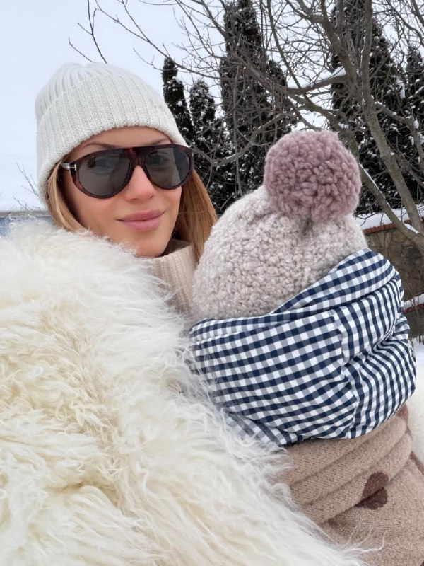 Леся Нікітюк показала нові фото з 7-місячним сином Оскаром