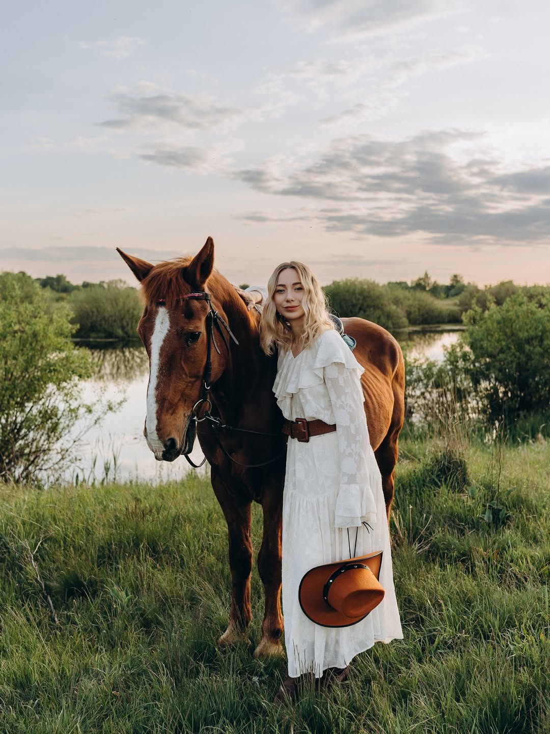 Дружина Павліка вразила новим "луком": образ у стилі бохо з ковбойськими акцентами
