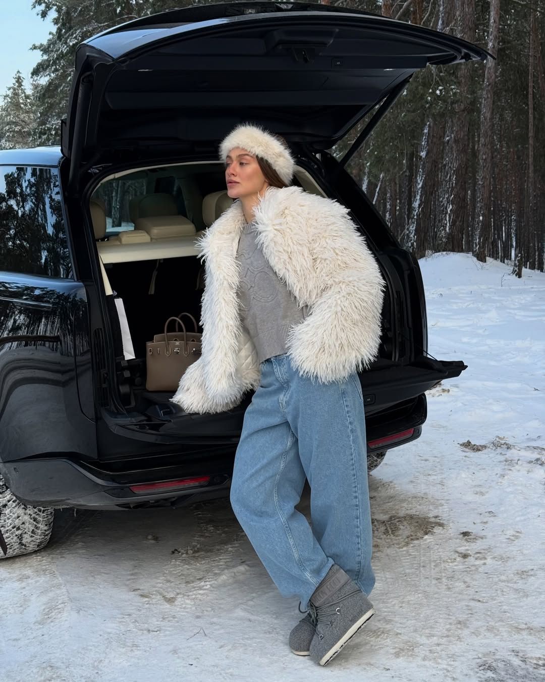 Переможниця "Холостяка" Надін у трендовій екошубі: як повторити стильний образ