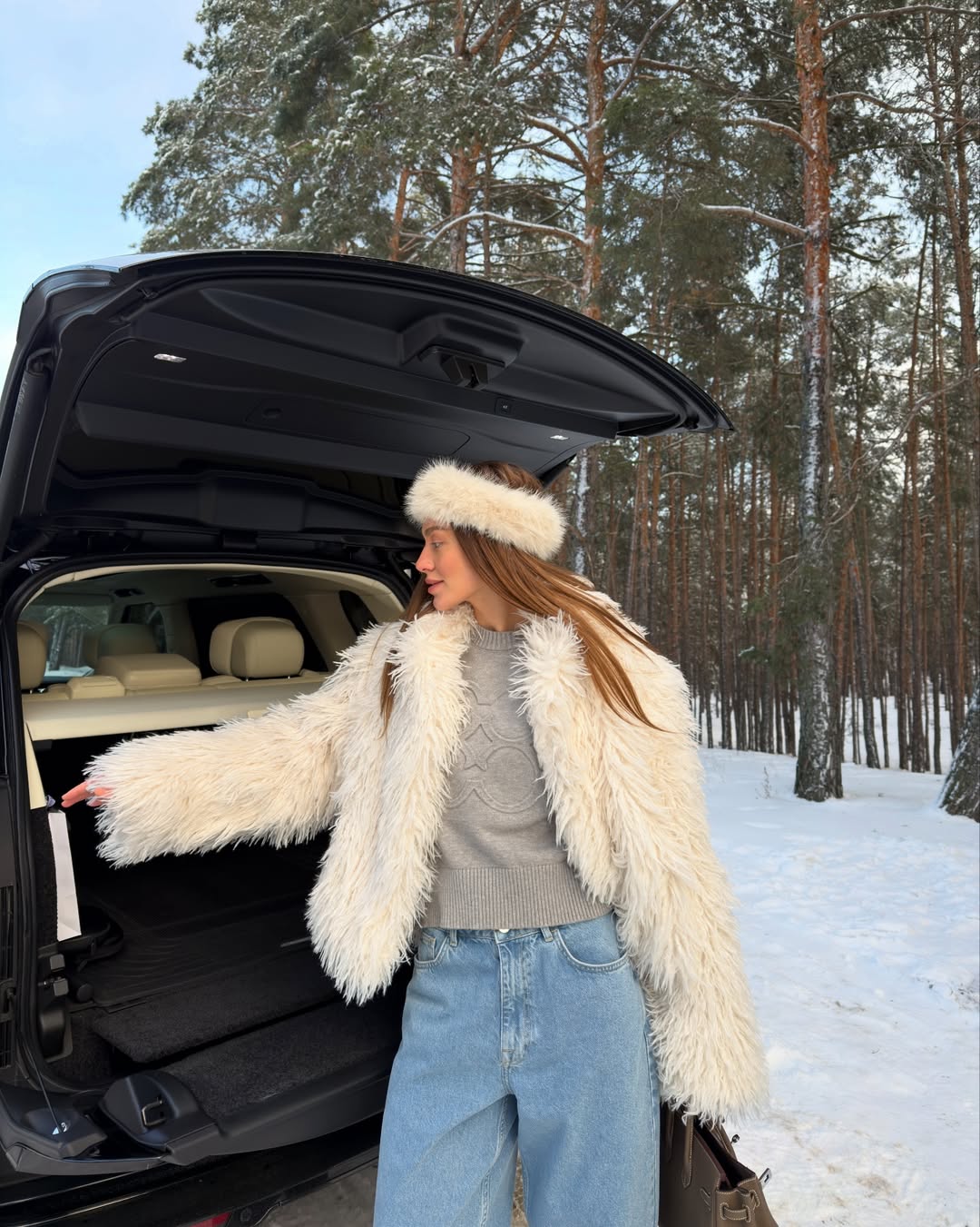 Переможниця "Холостяка" Надін у трендовій екошубі: як повторити стильний образ