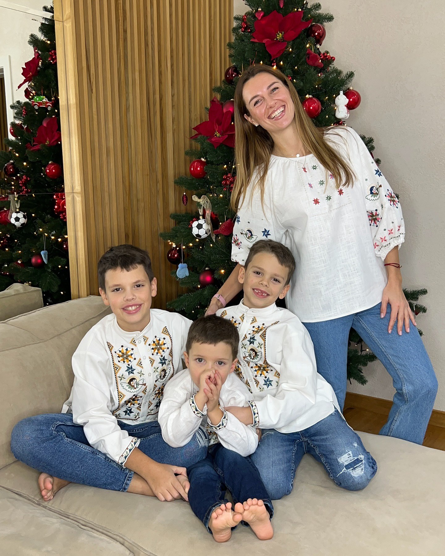 У чому зустрічати Новий рік 2025: Джамала, колишня Остапчука та дружина Решетніка показали образи з джинсами