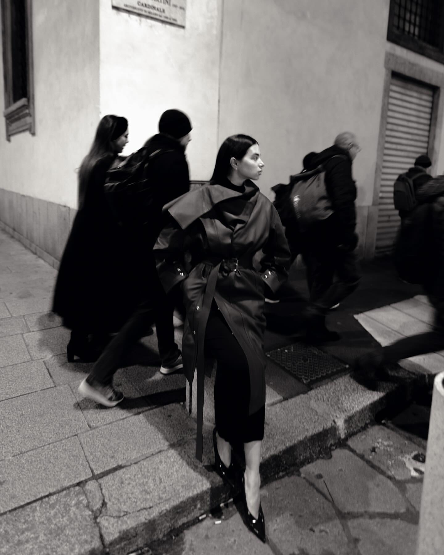 У шкіряному тренчі та трендовому взутті: дружина Усика продемонструвала стильний образ на кожен день