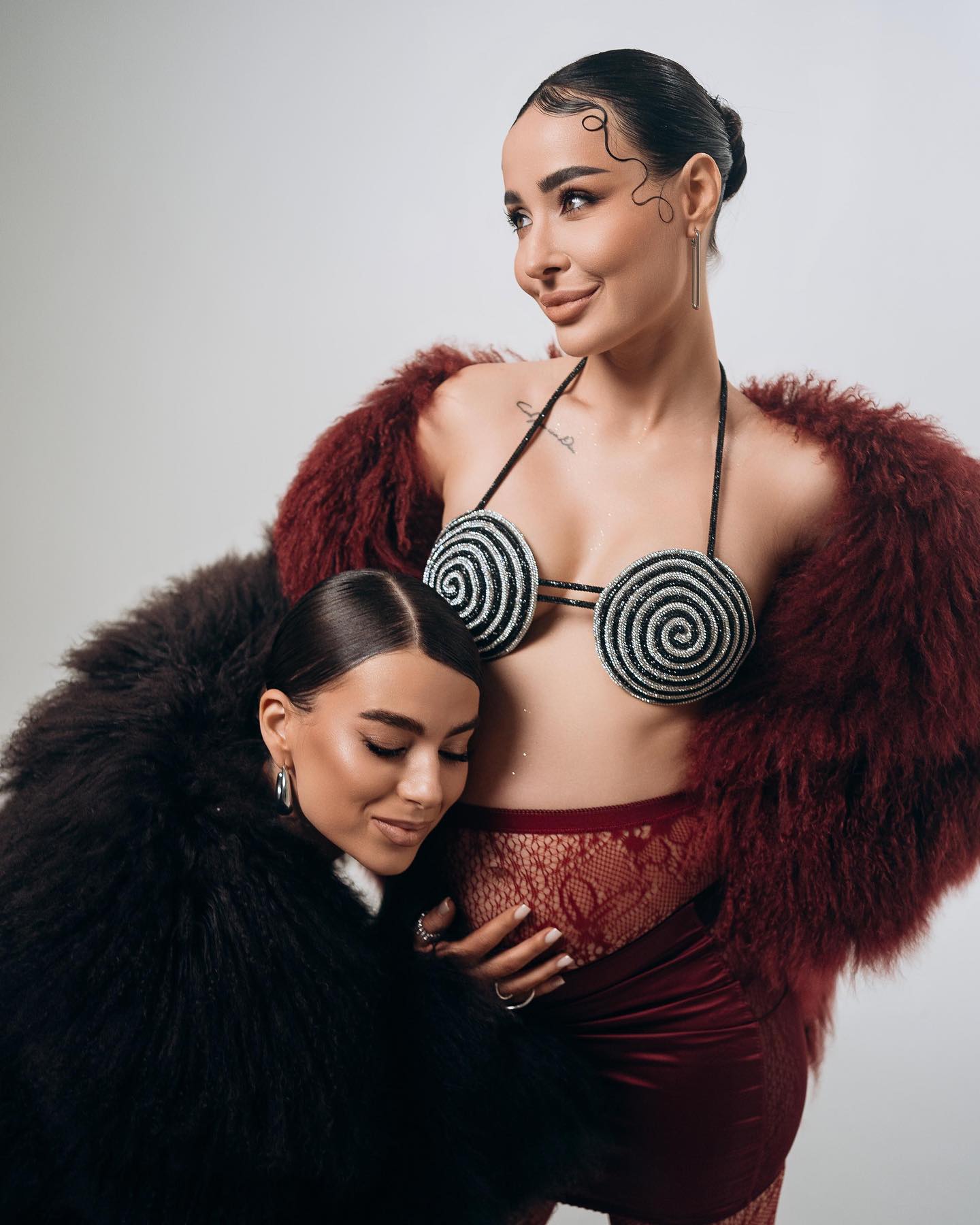 Зірка "Голосу країни" вперше стане мамою: фото з животиком