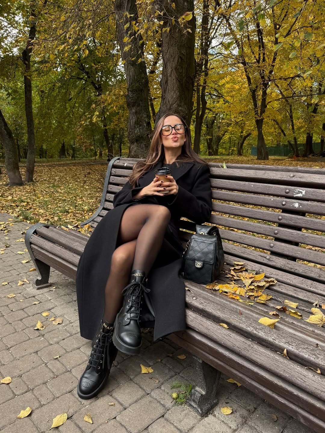 Черевики на тракторній підошві - головний хіт 2025: приклад від блогерки Парфільєвої