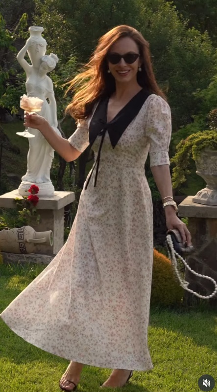 Найніжніший тренд літа: колишня Остапчука показала сукні в сільському стилі