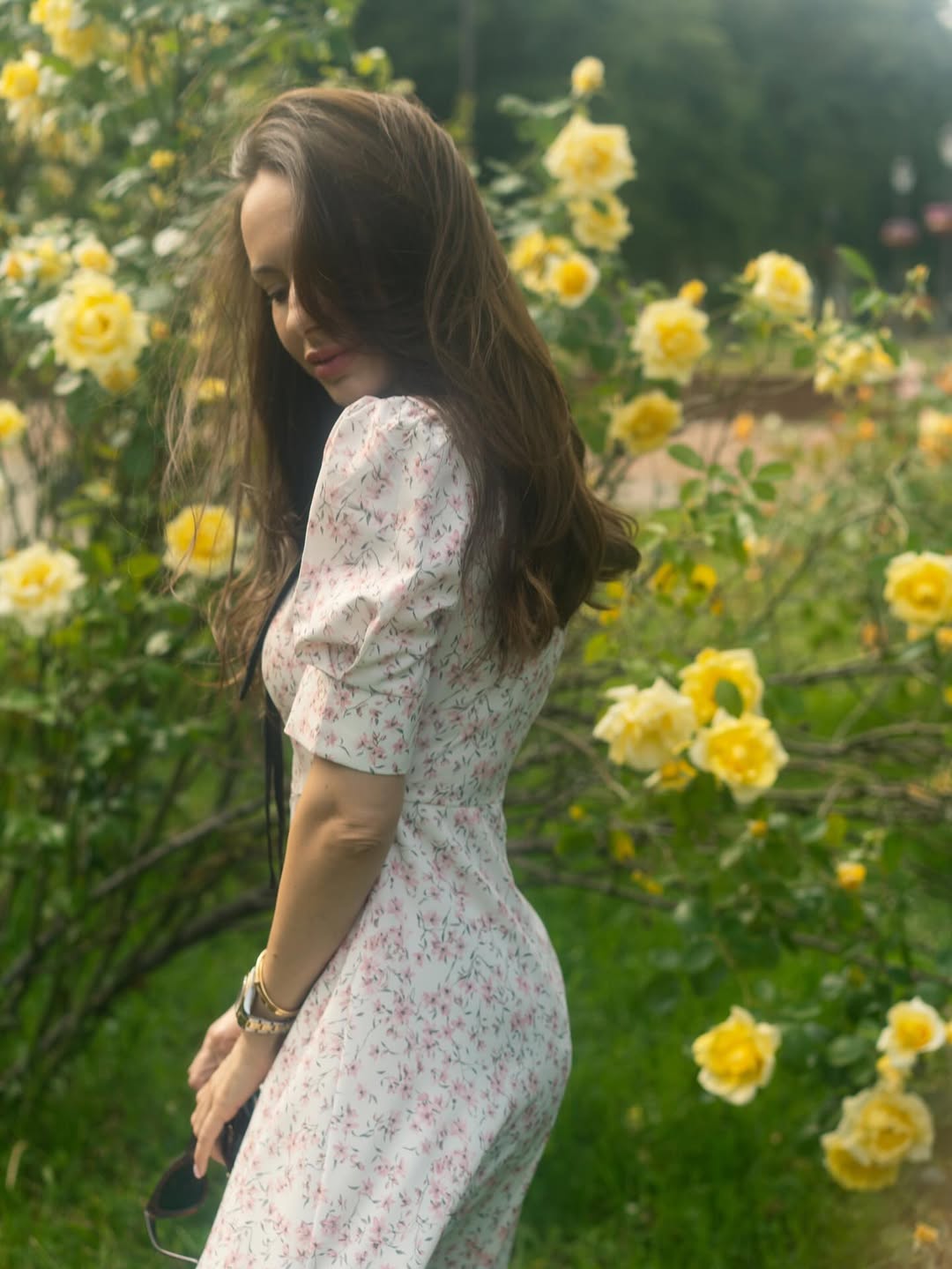 Найніжніший тренд літа: колишня Остапчука показала сукні в сільському стилі