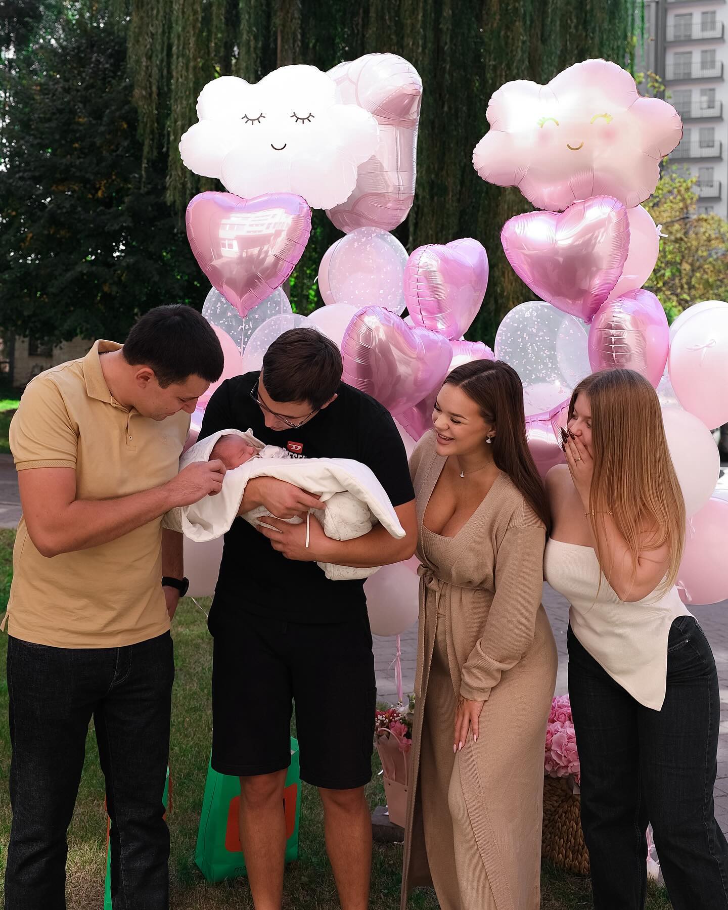 Блогерка Верба поділилася кадрами шикарної виписки з пологового: фото