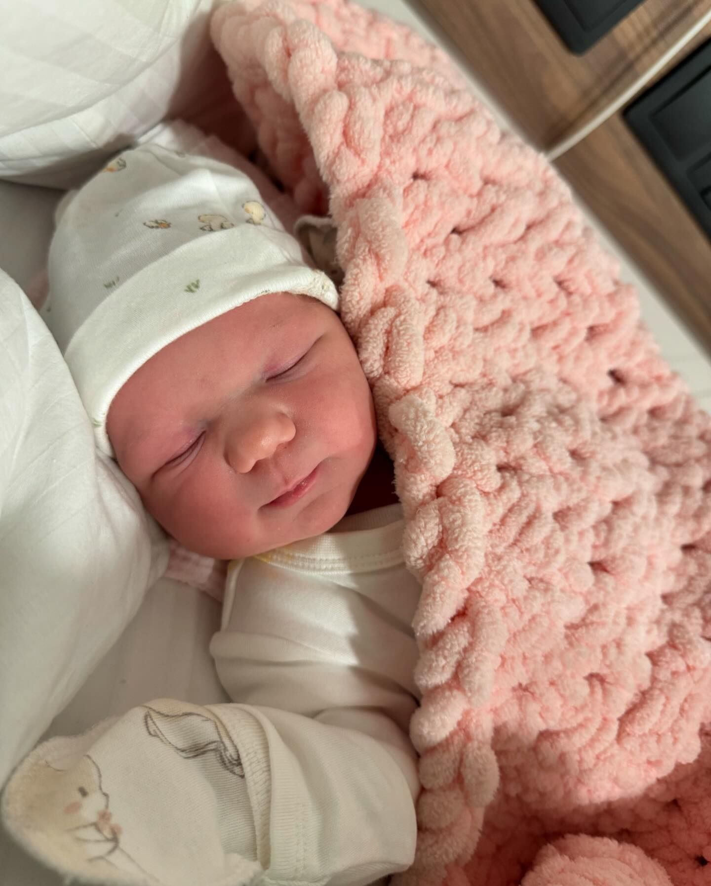 Блогерка Верба поділилася кадрами шикарної виписки з пологового: фото