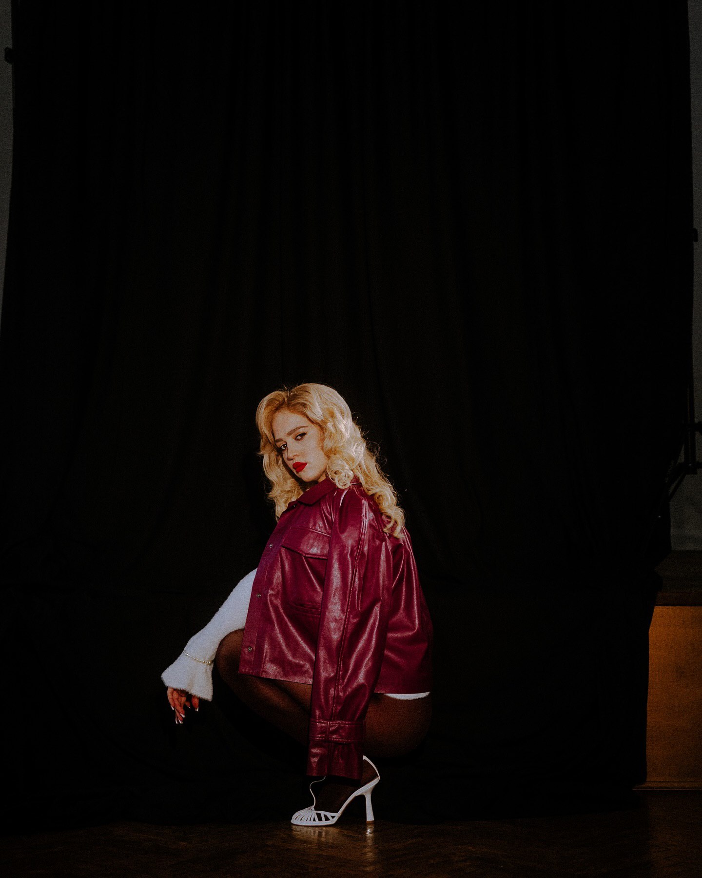 Переможниця "Холостяка" зачарувала звабливим образом у новій фотосесії