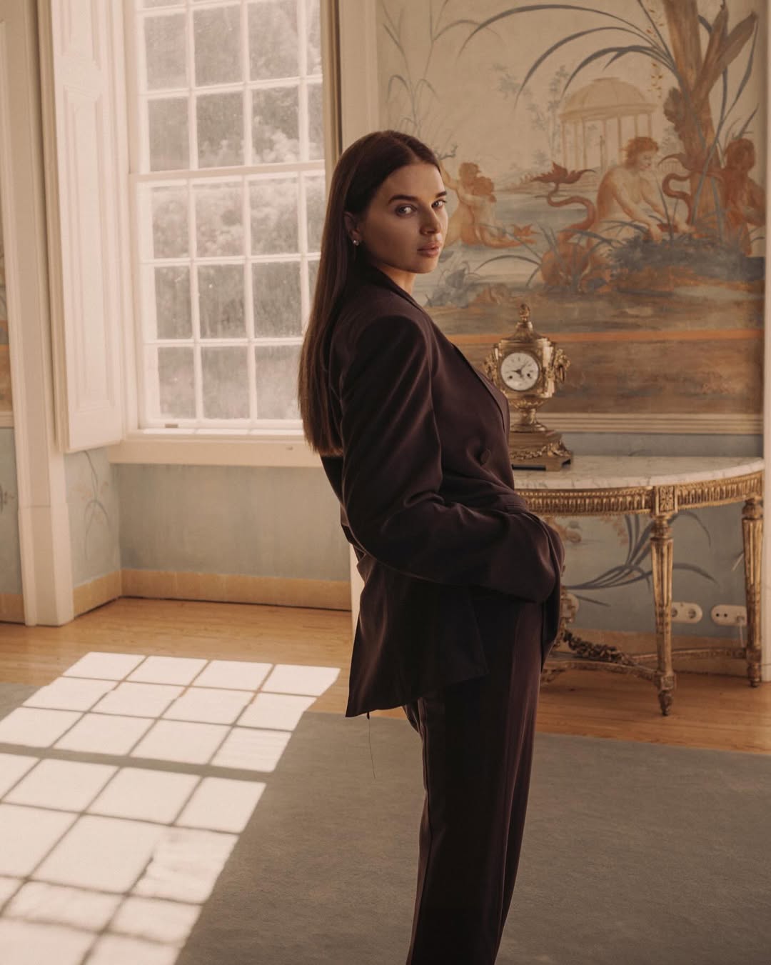 У найтрендовішому кольорі сезону: дружина Усика вразила елегантним образом