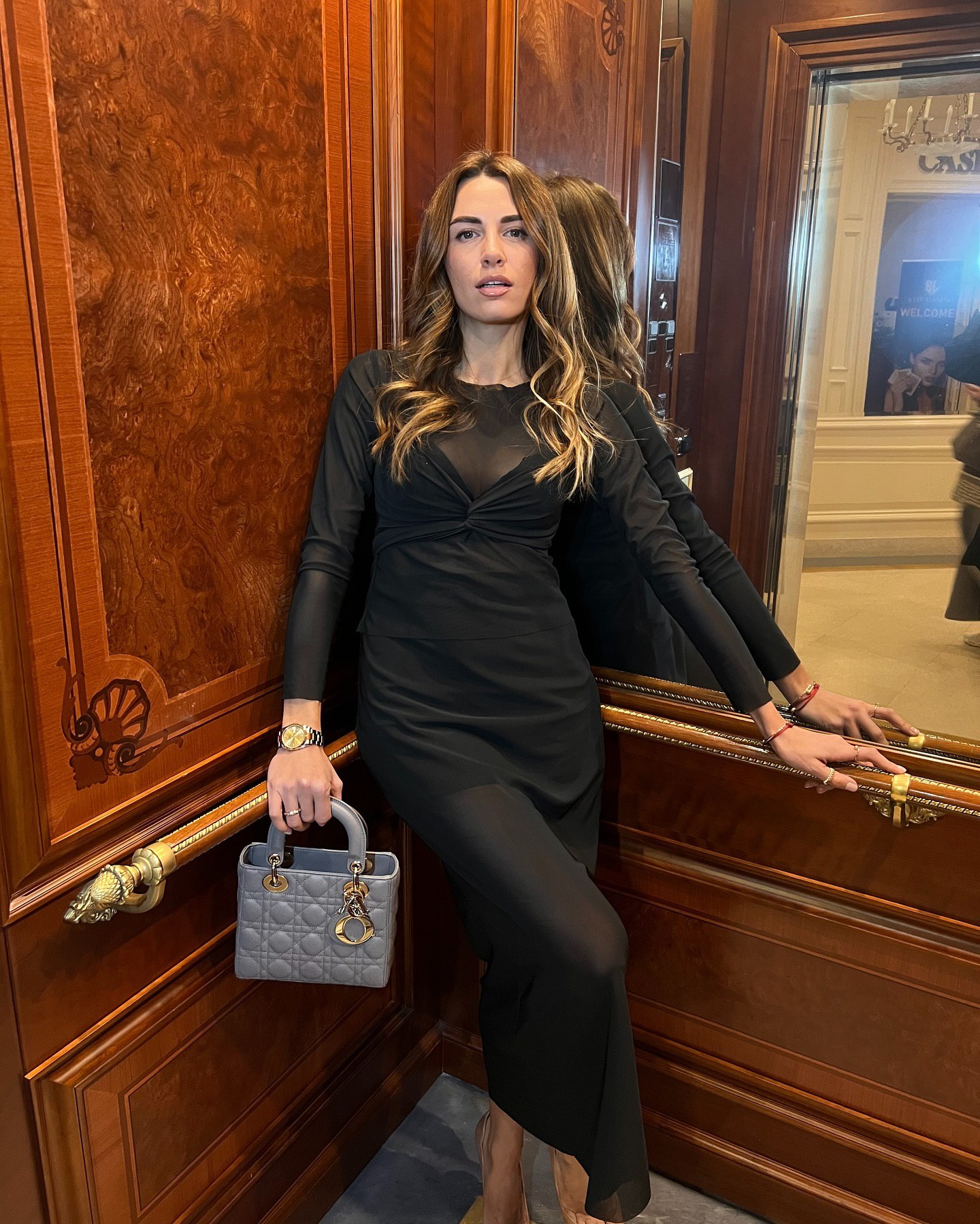 Блеск, кружева и пайетки: украинские звезды в восторге от этих фасонов платьев на Новый год 2025