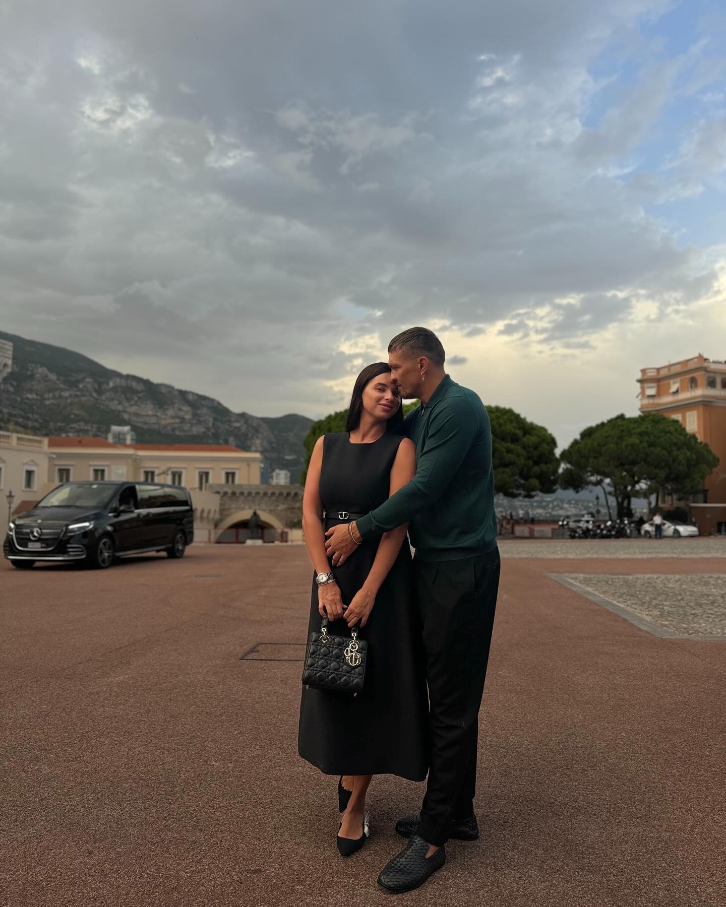 Александр Усик растрогал архивными кадрами с женой: "Ты изменила мою жизнь"