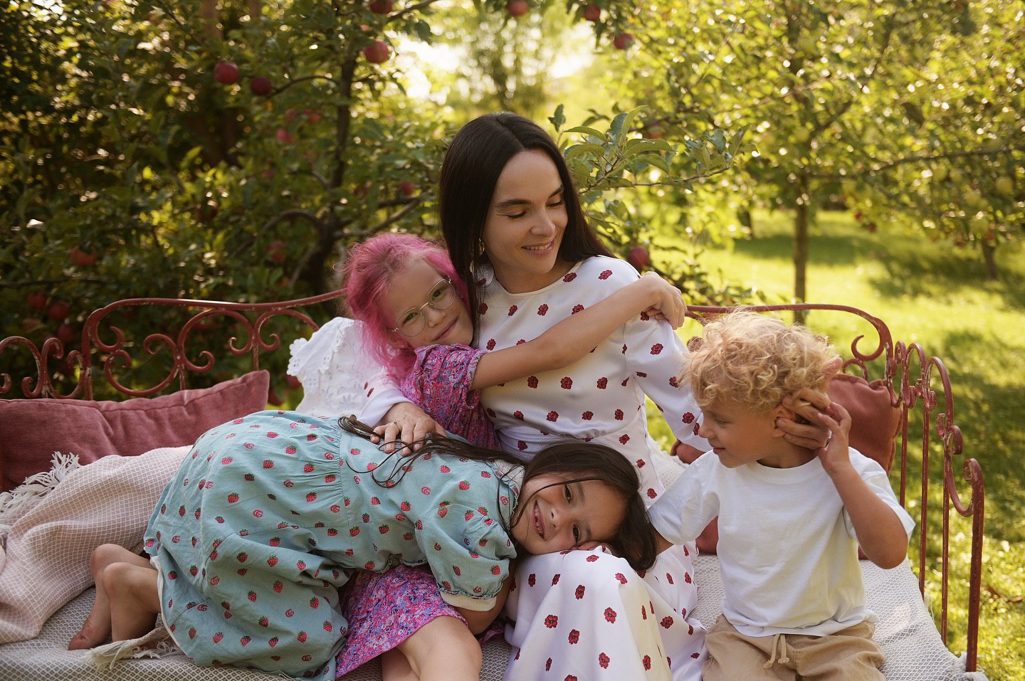 "Була довга сварка, а мене покарали": Інна Мірошниченко приголомшила зізнанням про своє дитинство