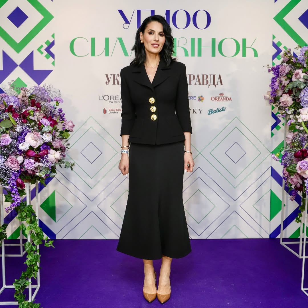 Маша Єфросиніна показала, як носити чорний і виглядати розкішно