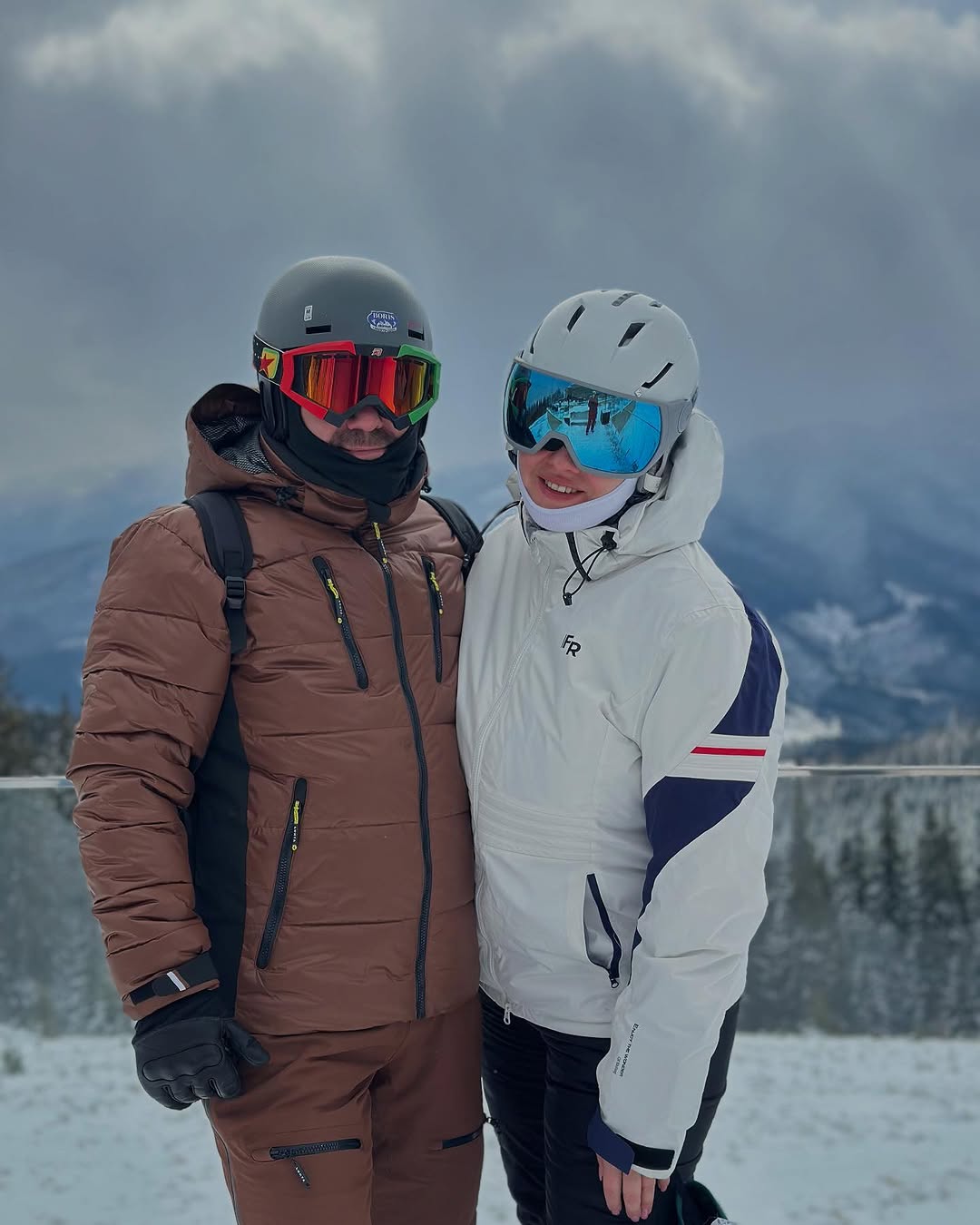 Соломія Вітвіцька замилувала новими фото з нареченим-військовим на фоні засніжених пейзажів