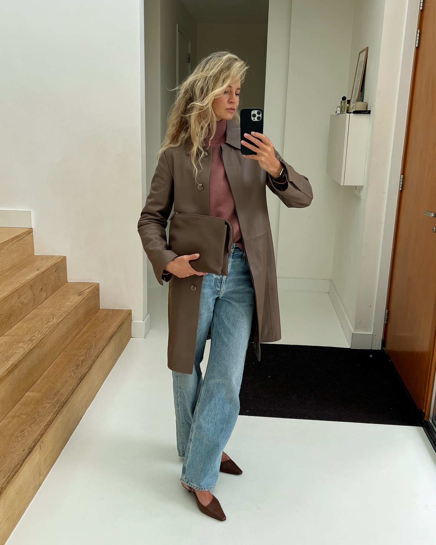 Джамала показала, как носить самый модный оттенок сезона - пудро-розовый