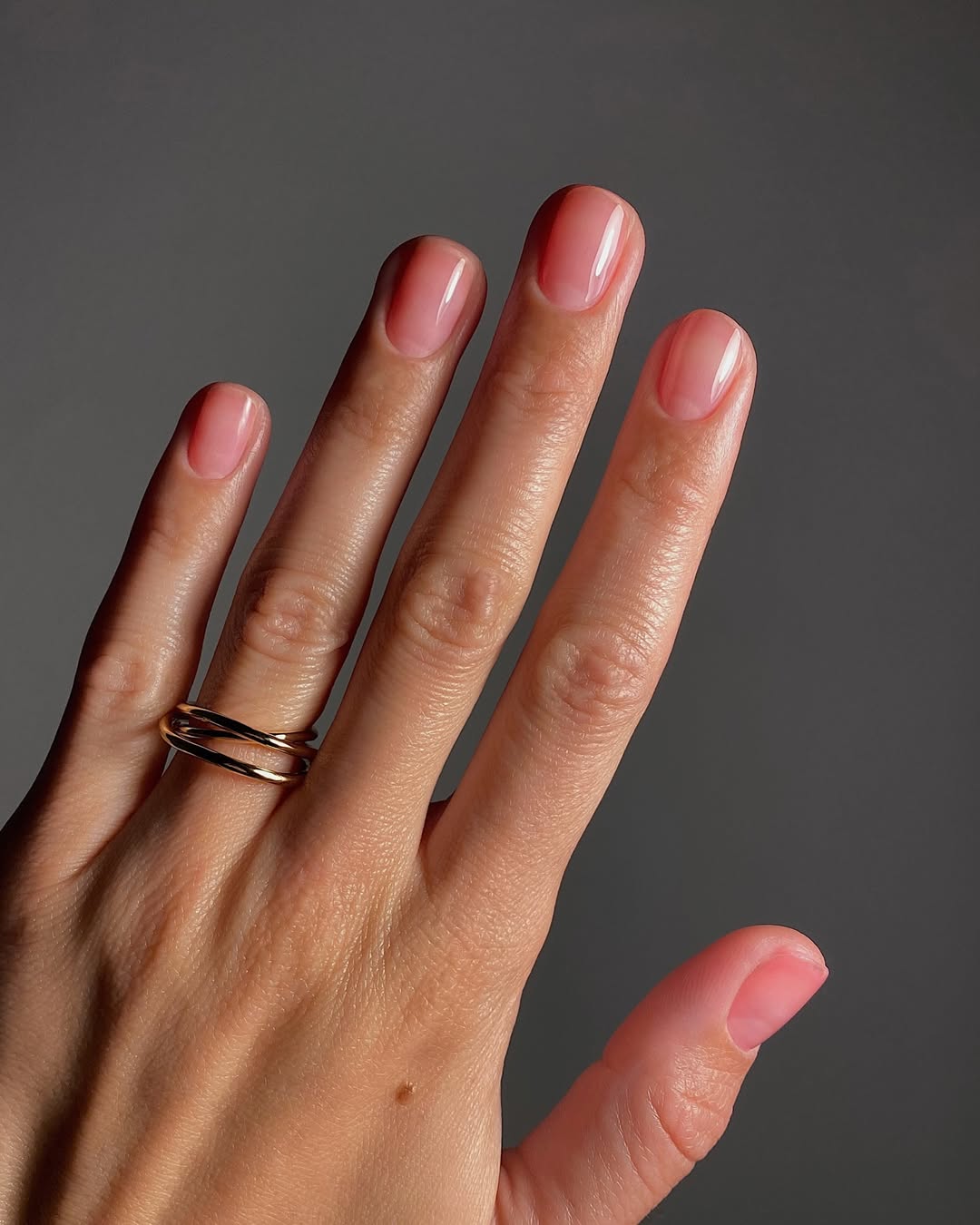 Маникюр "розовая вода": самый элегантный тренд лета, который подходит каждой