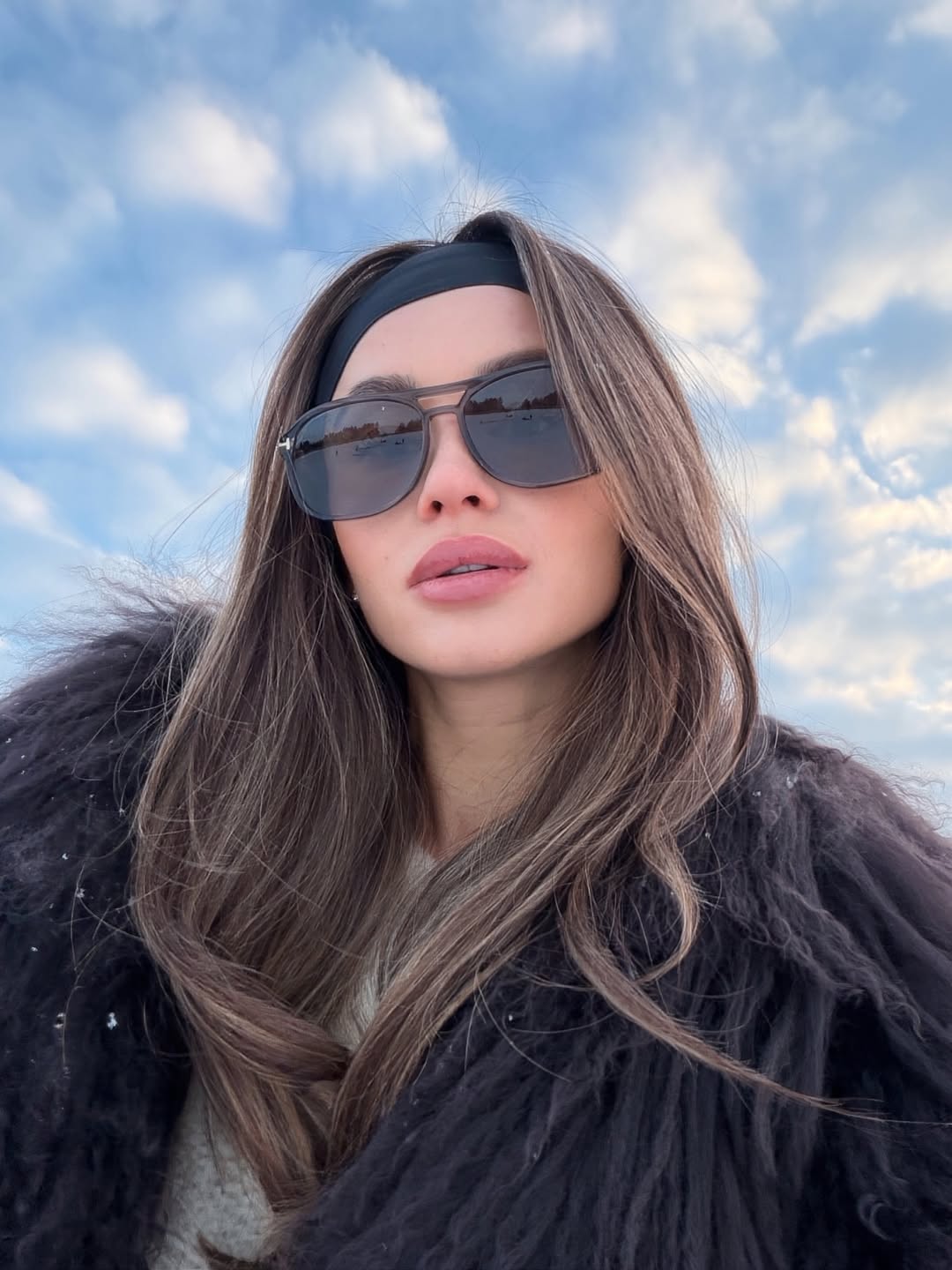 Об’ємна шуба і Moon Boot: блогерка Парфільєва показала тренди зими 2026