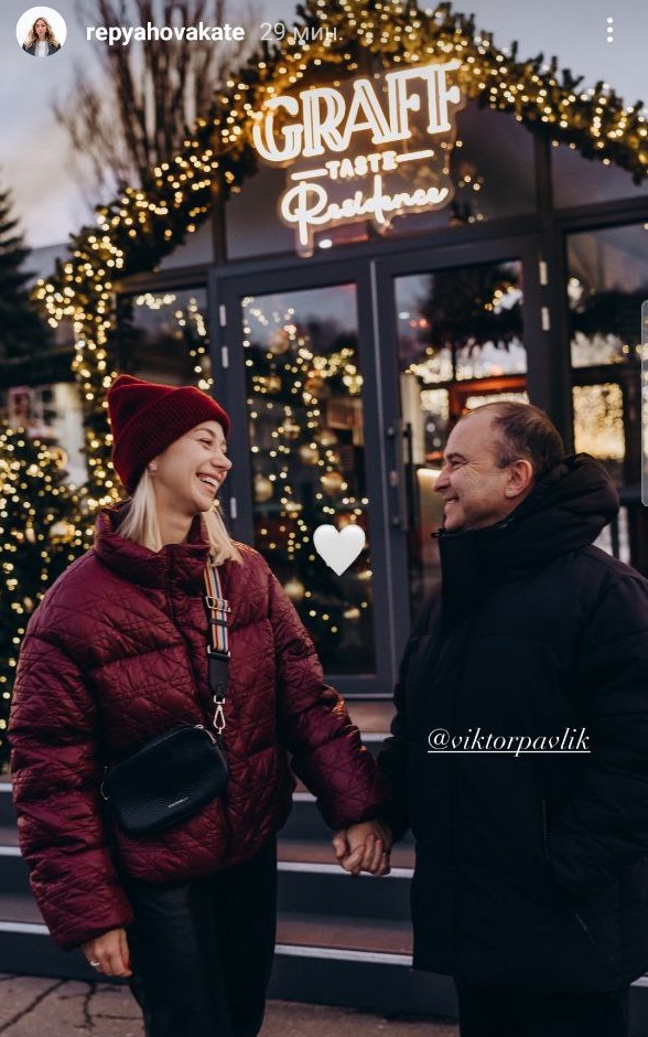 Яку куртку вважають наймоднішою у 2025 році: дружина Віктора Павліка обирає тренди