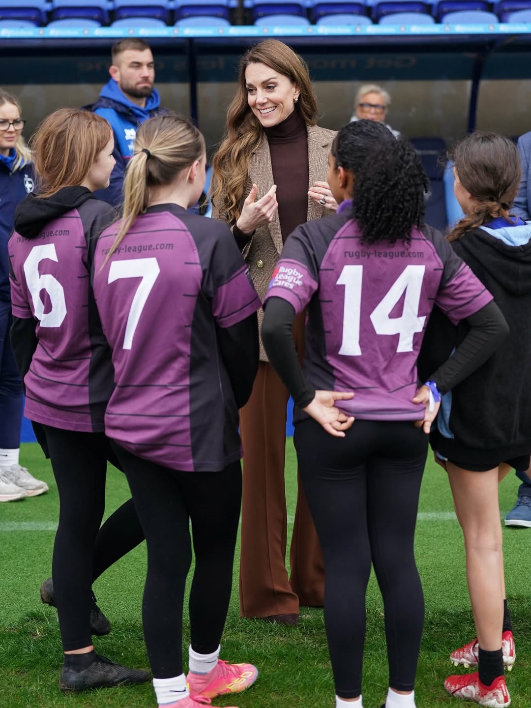 Кейт Міддлтон вперше за довгий час з'явилася на публіці з новою зачіскою