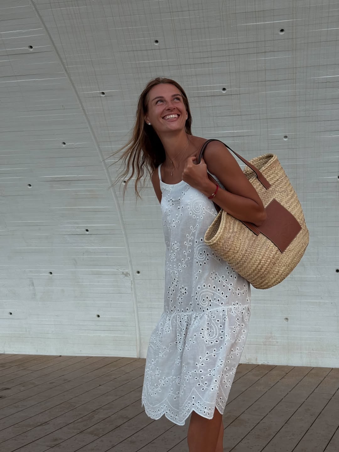 Як стильно одягатися у відпустці: дружини Решетніка і Павліка показали літні тренди