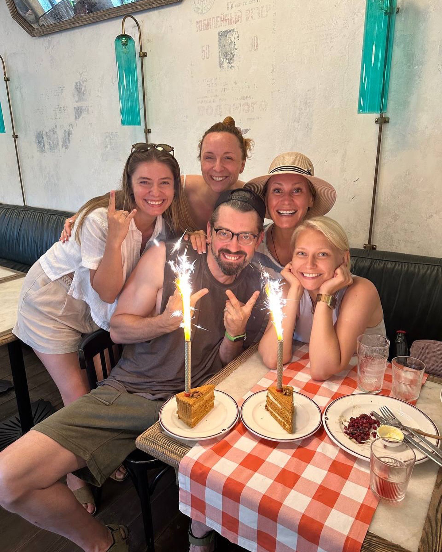 Дочь известного украинского актера вышла замуж: чувственные фото влюбленных