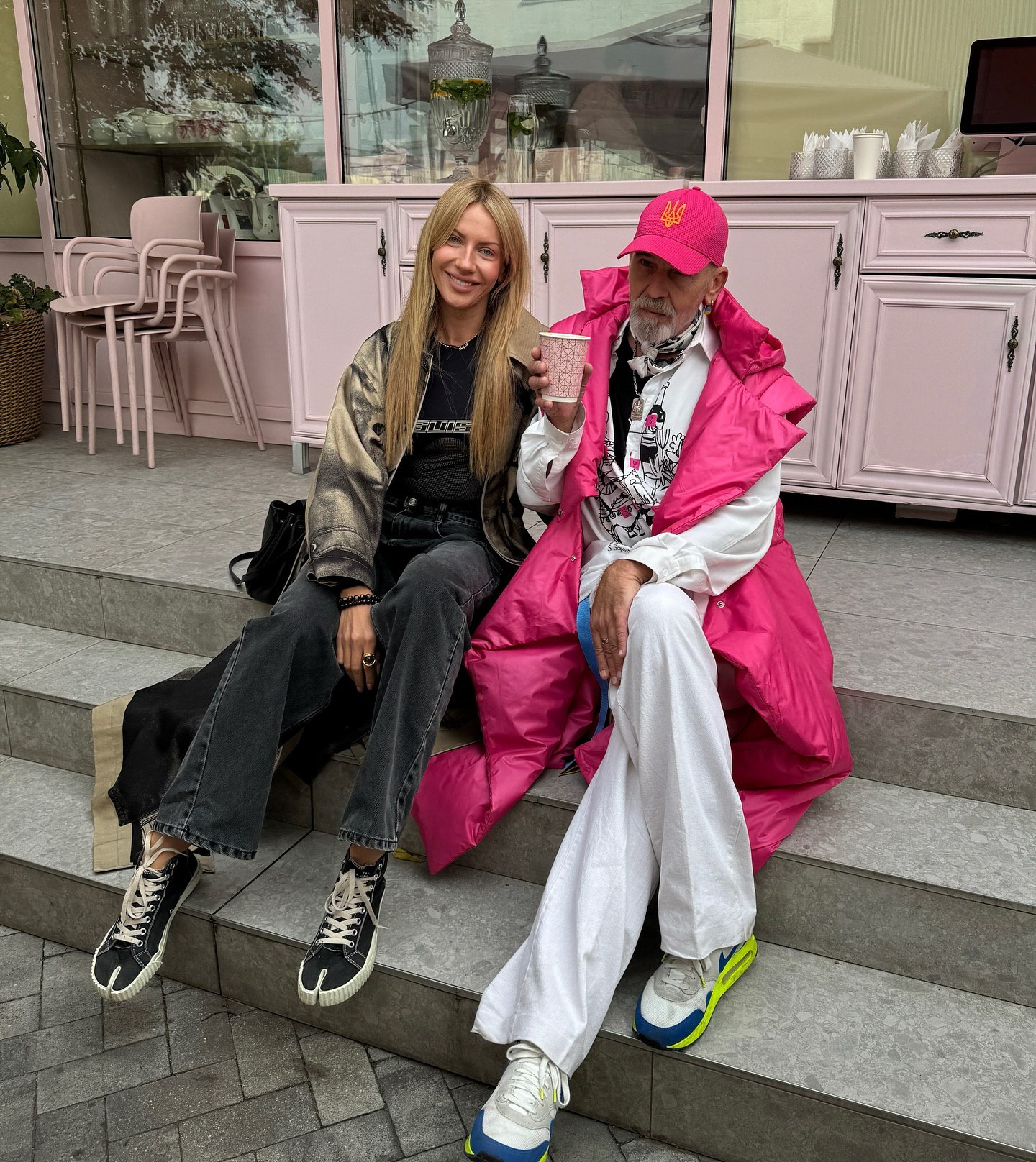 Леся Никитюк неожиданно показалась в объятиях известного дизайнера (фото)