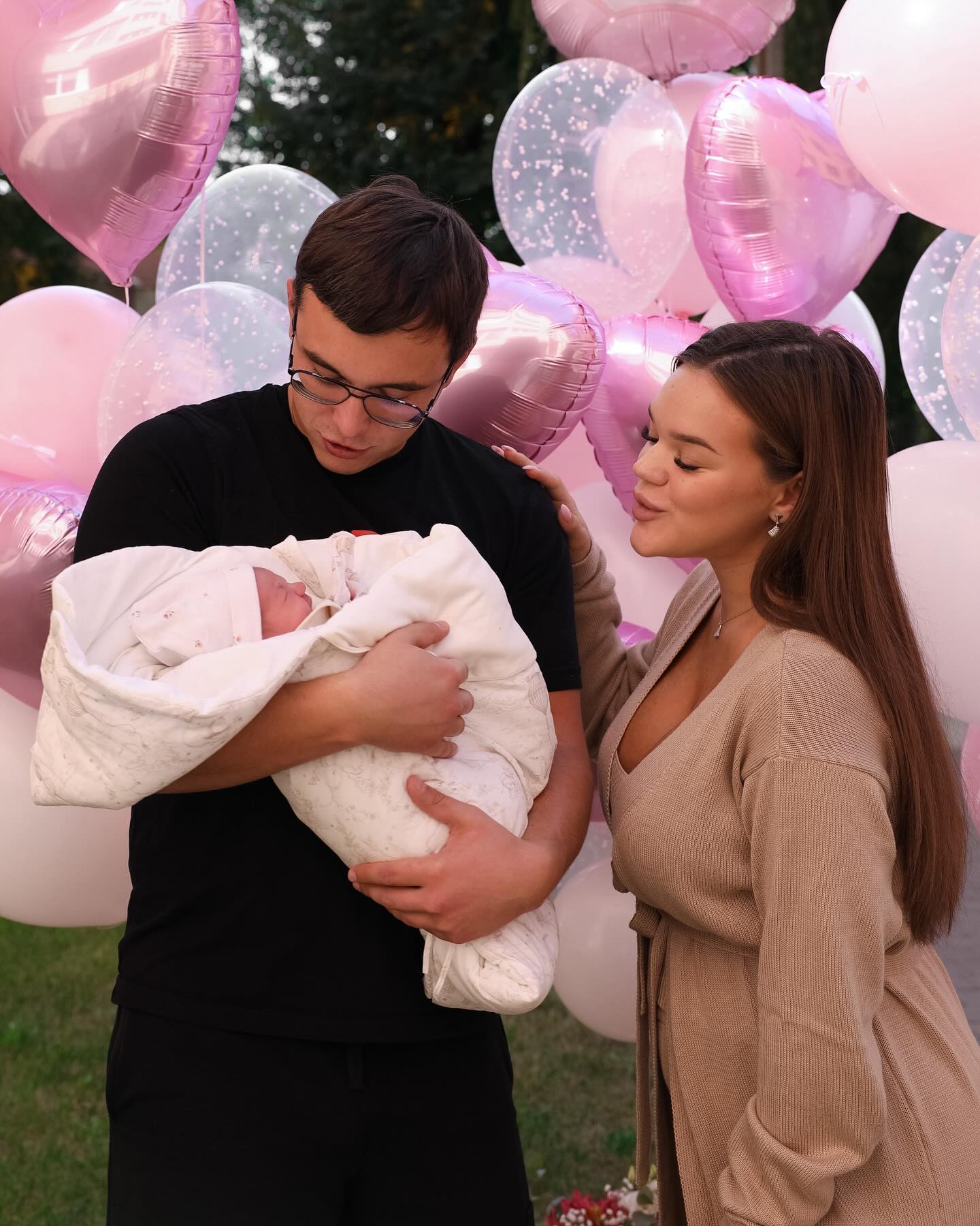 18 українських зірок, які стали батьками у 2024 році