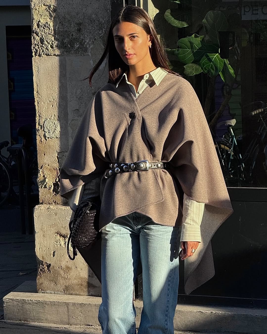 Пояси, хустки й хутро: як носити пальто та виглядати бездоганно