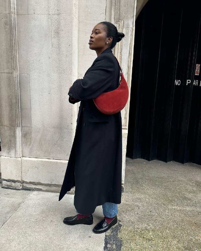 З чим носити джинси: 6 класичних образів в офіс та на ділову зустріч