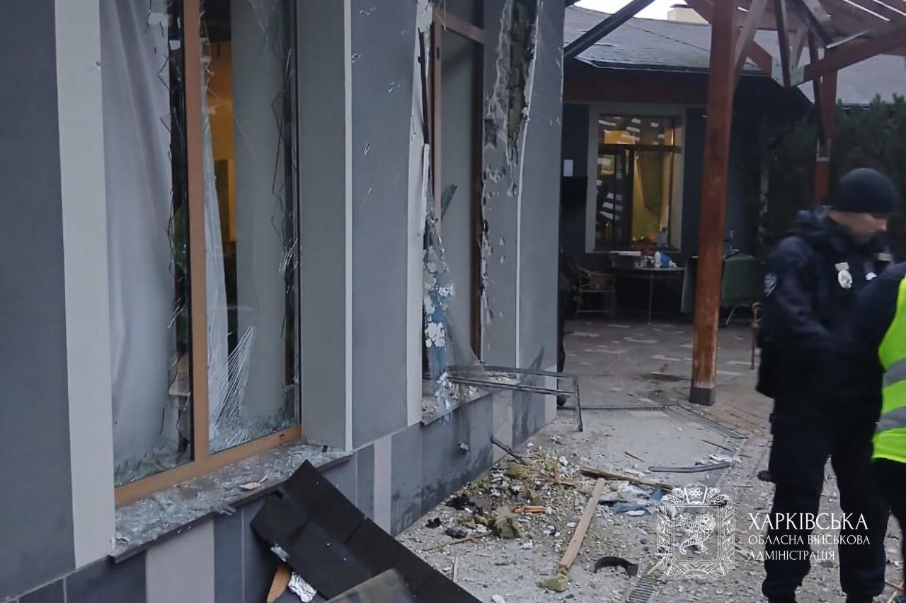 Росіяни запустили дрон-матку з FPV на Харків: влучання у двох районах, постраждали люди