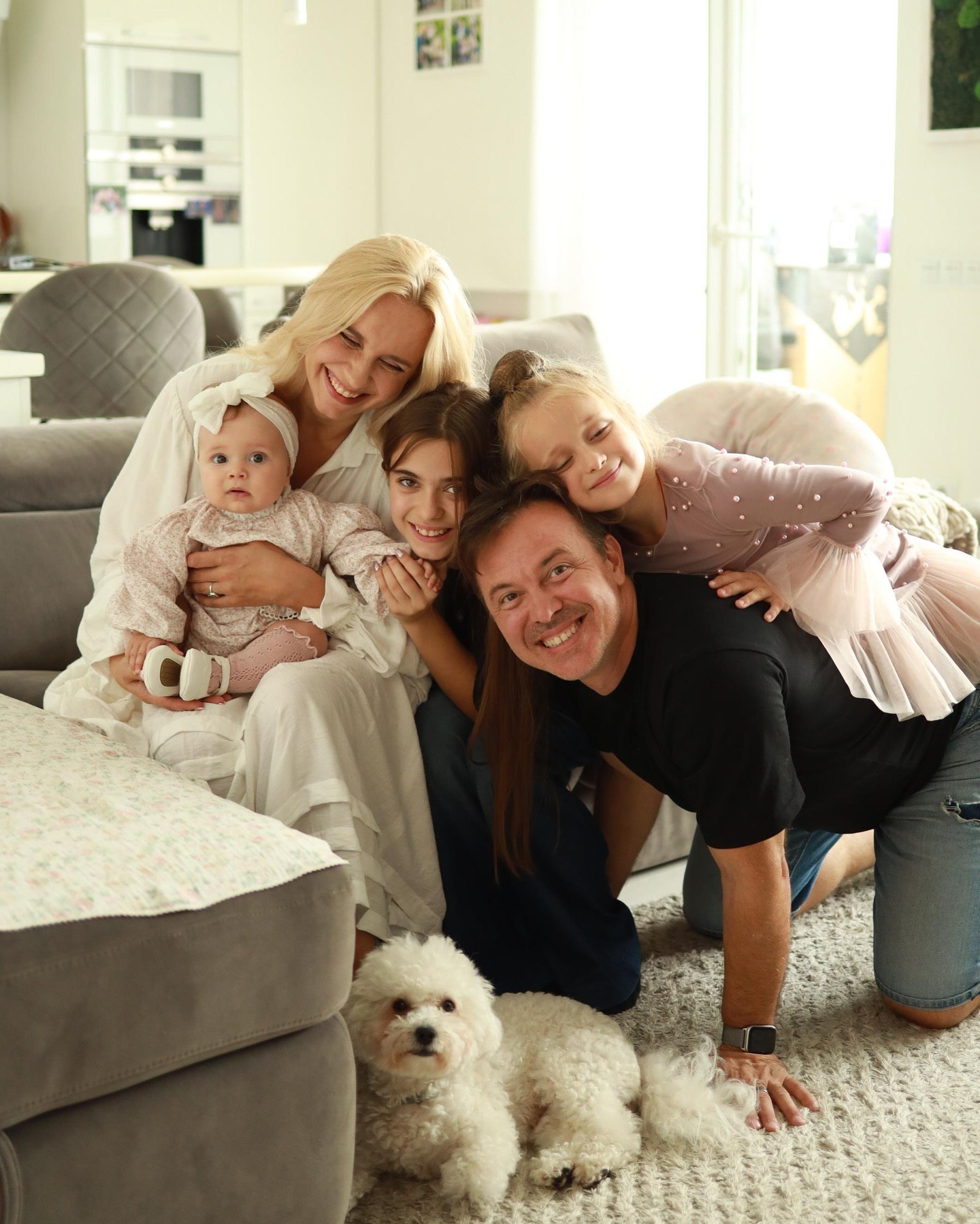 Лілія Ребрик зачарувала відео з найменшою донькою та сином відомого актора: "Починаємо обирати наречених"