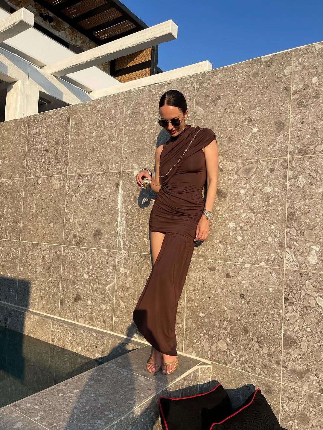 Колишня Остапчука показала розкішний образ для вечірки: сукня всього за 590 грн