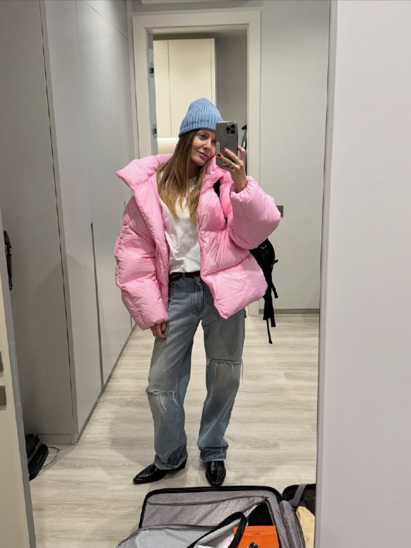 Яскравий пуховик як акцент образу: приклади від Короткої, KOLA та Осадчої