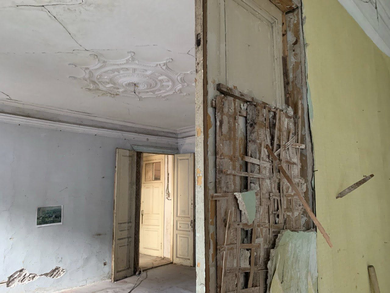 У Києві під час "реставрації" знищили інтер’єри пам'ятки XIX століття на Андріївському узвозі