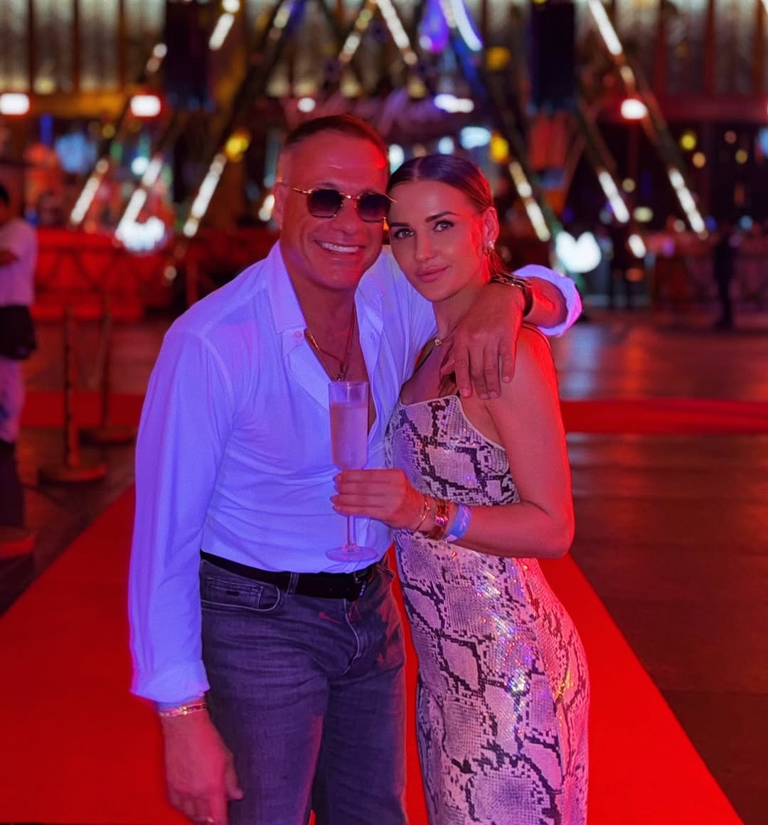 "Найкращий у світі": кохана-українка Ван Дамма вперше показала їхнє спільне фото