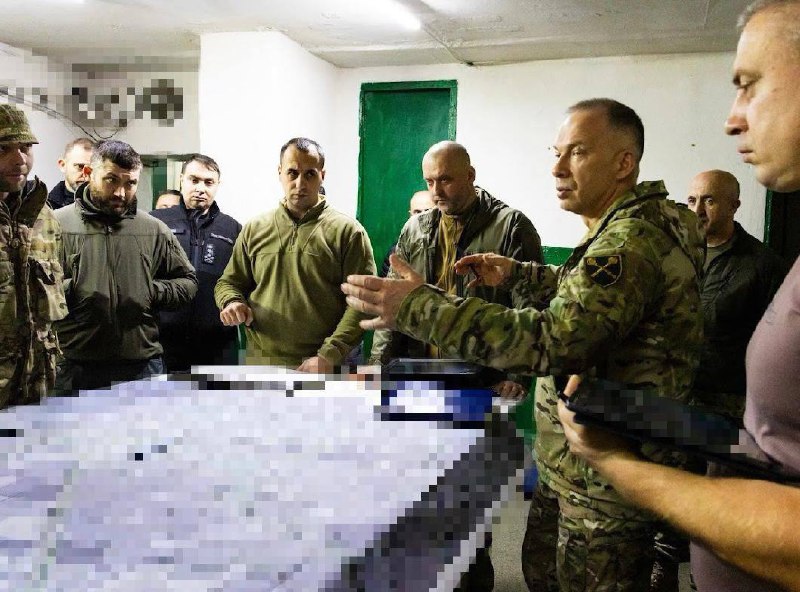 "Витісняємо ворожі сили". Сирський підтвердив висадку десанту ГУР до Покровська