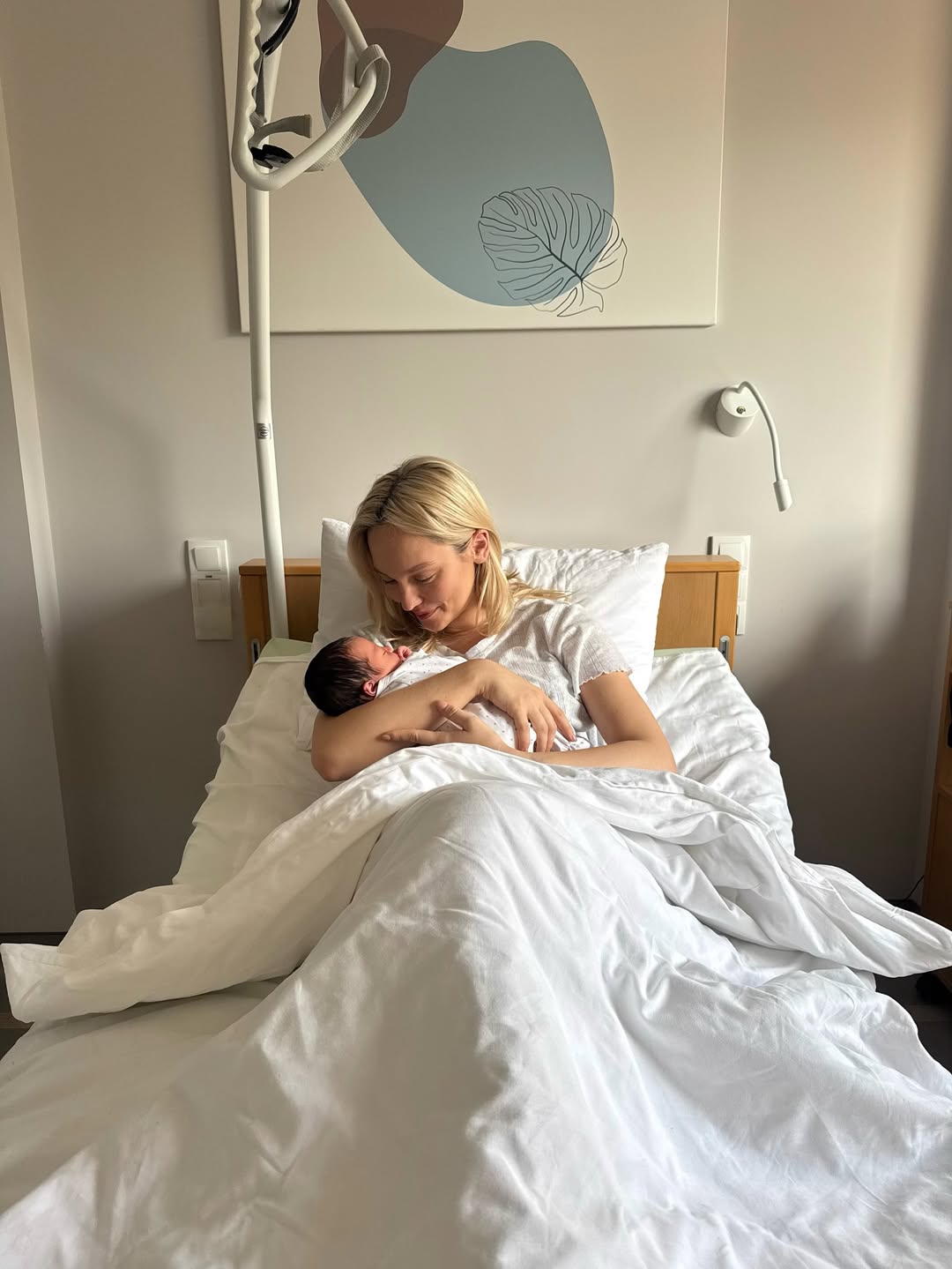 ROXOLANA впервые стала мамой и рассекретила имя ребенка