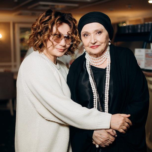 Олена Мозгова показала маму на рідкісному фото: як вона виглядає