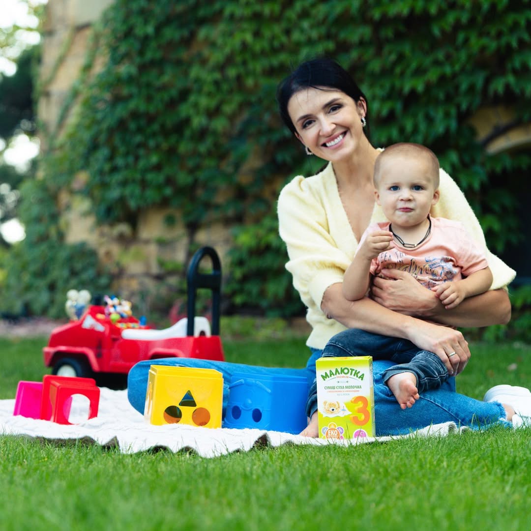 Звезда "плюсов" Валентина Хамайко показала младшего сына, который заметно подрос (фото)