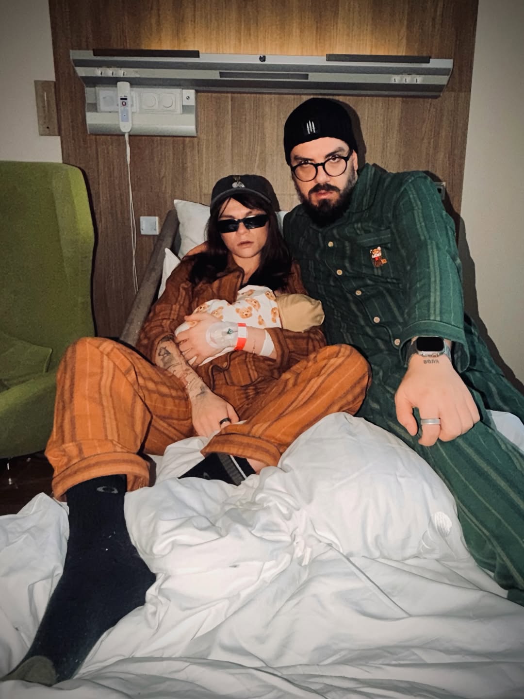 Фотографы Либеровы впервые стали родителями: нежное фото из роддома