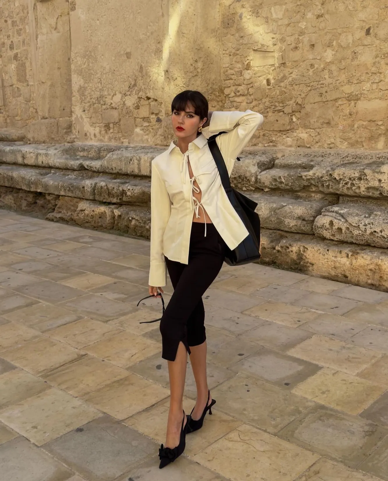 З чим носити білу сорочку: 5 вдалих образів, щоб виглядати як справжня француженка