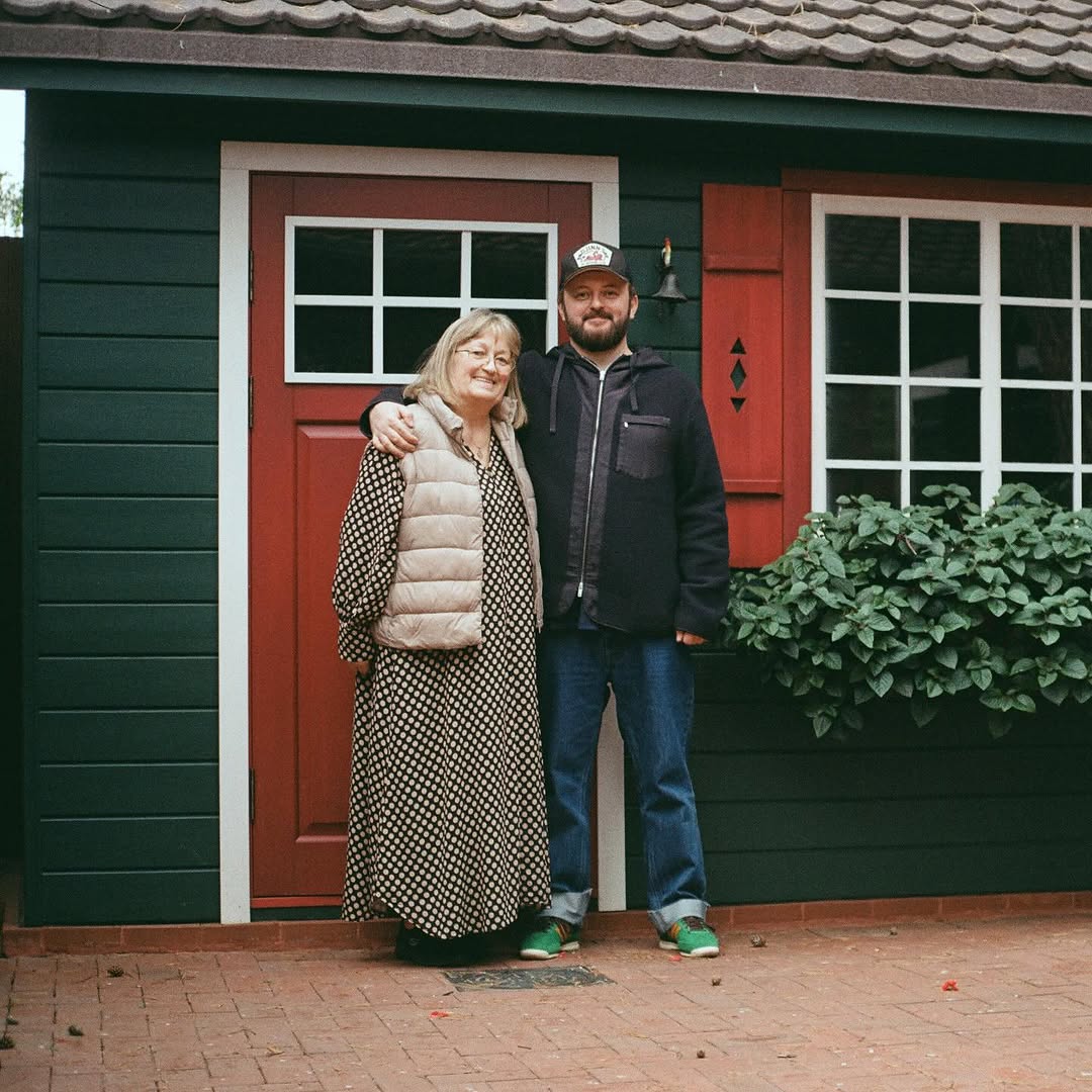 DZIDZIO вперше за довгий час показав свою маму: як вона виглядає