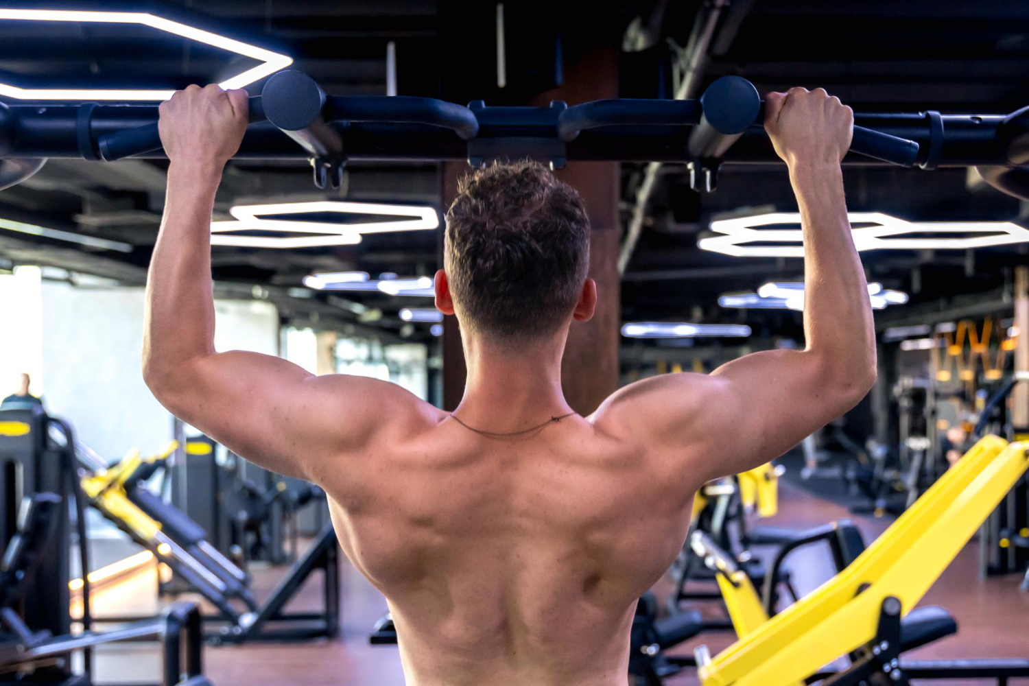 Если вы можете сделать столько подтягиваний, то у вас сильные руки