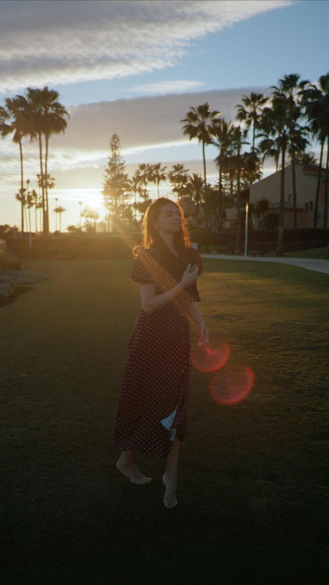 Стиль Мэрилин Монро и Одри Хепберн: жена Усика показала платье, которое станет хитом этой весны