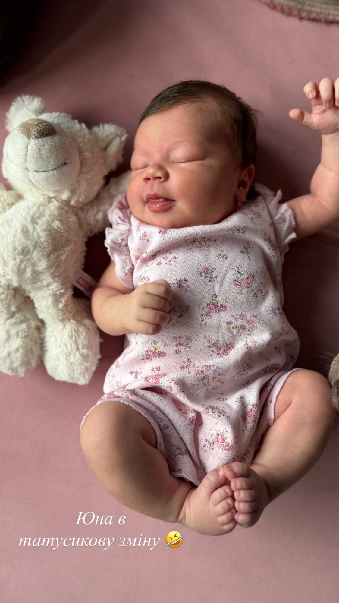 Елена Курбанова впервые показала лицо новорожденной дочери: милые фото