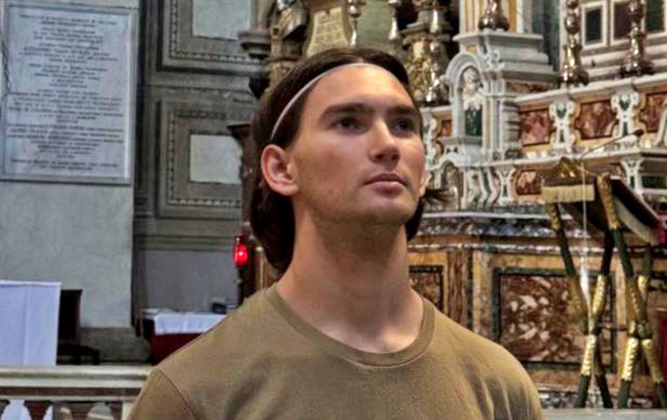 Пошел на войну в 18: в Киеве просят назвать улицу в честь бойца "Азова"