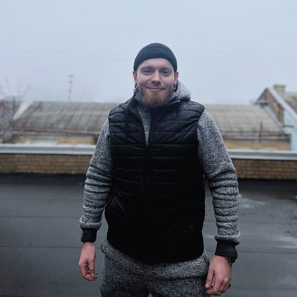 Где сейчас певец Александр Кривошапко, который был женат на скандальной Татьяне Денисовой