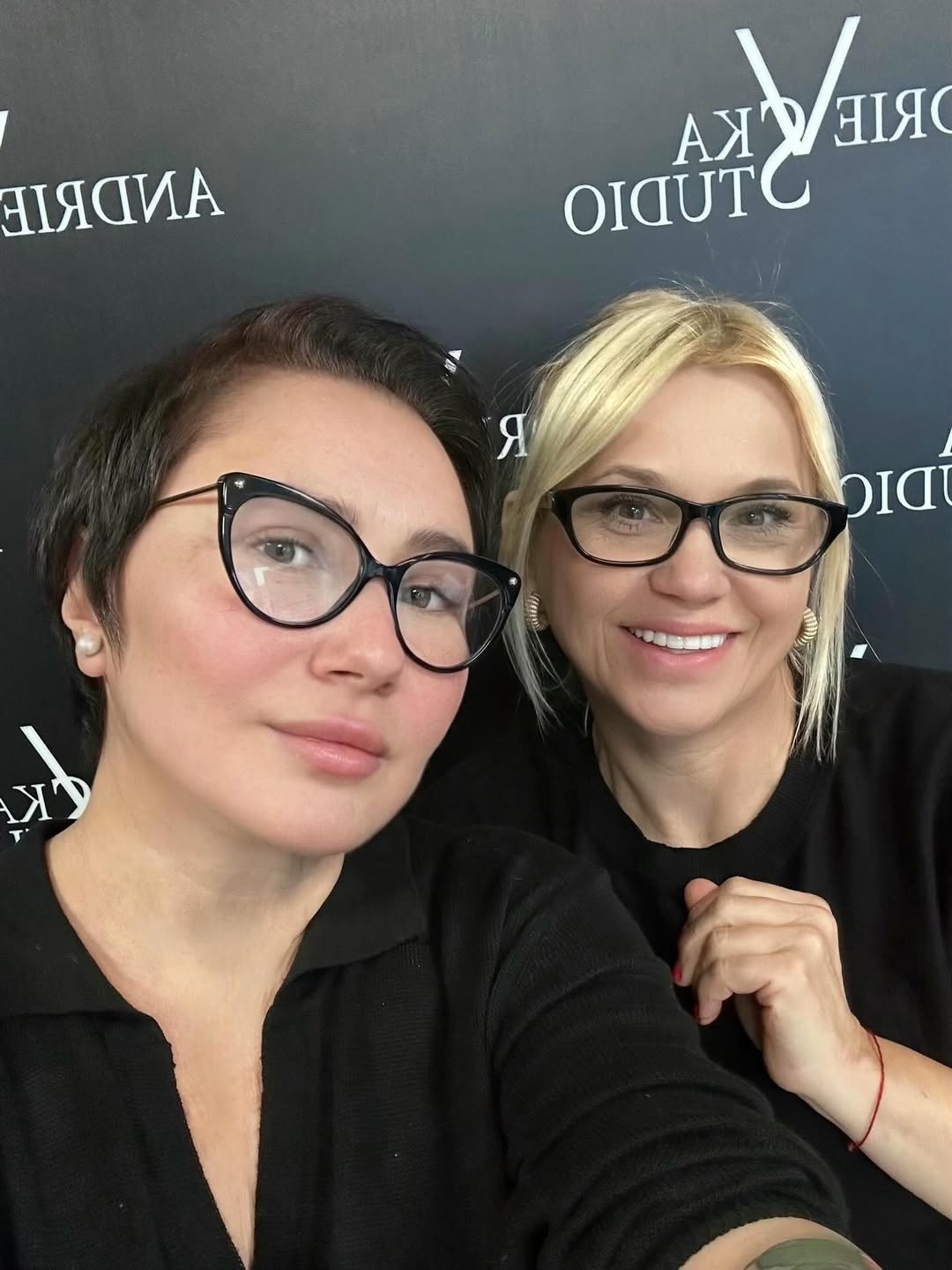 "Минус 10 лет": Елена Мозговая поразила новой стрижкой